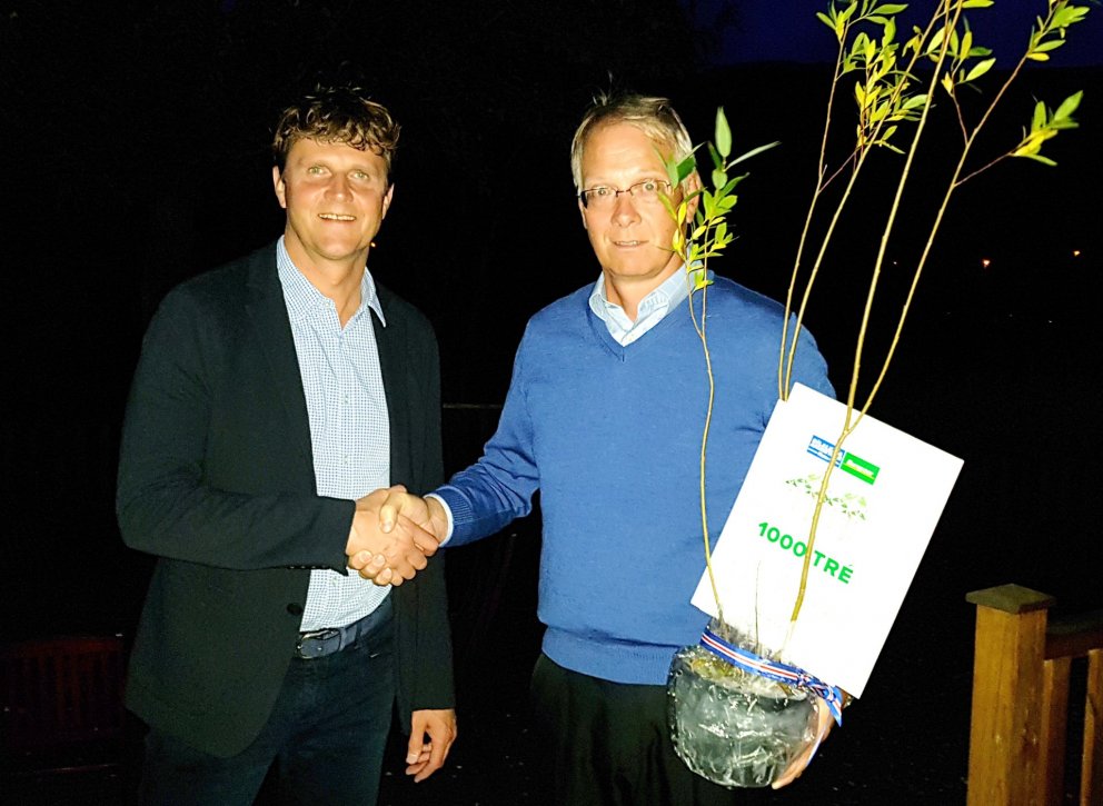 Steingrímur og Bjarni við afhendinguna