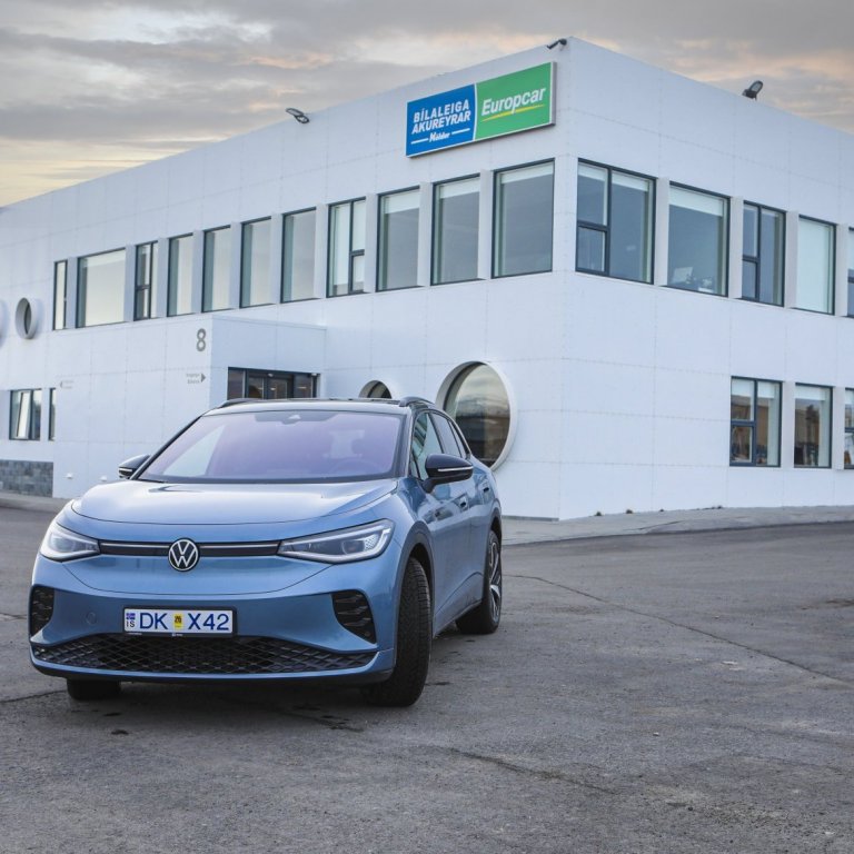 500. rafbíllinn er af gerðinni VW ID.4