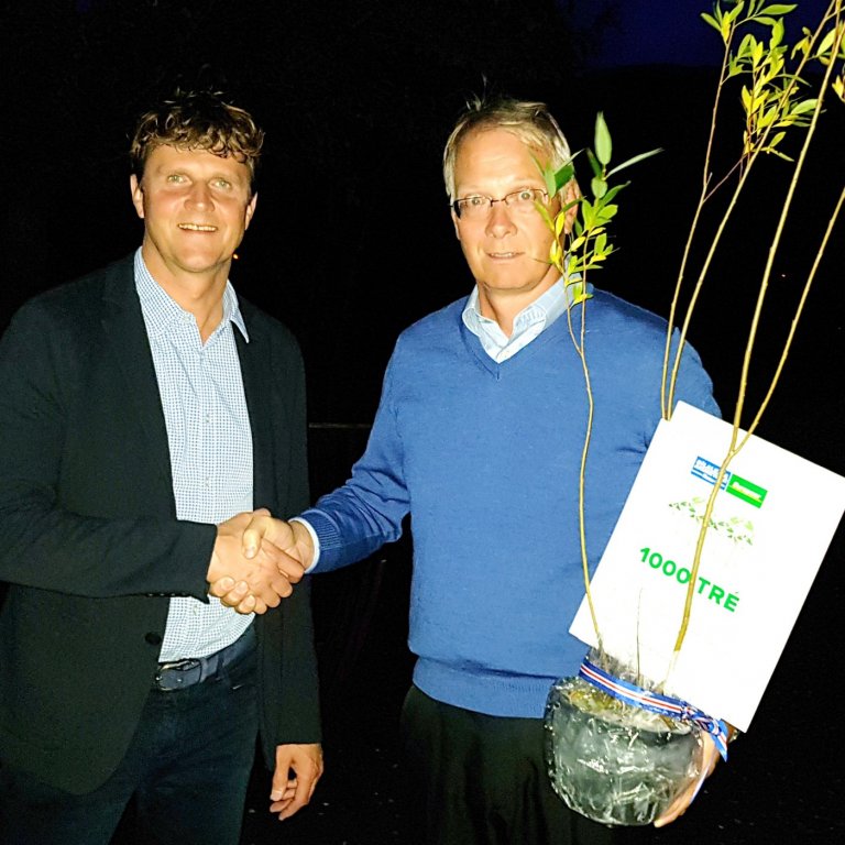 Steingrímur og Bjarni við afhendinguna