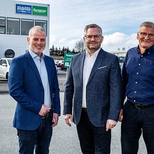 Reynir Daði Hallgrímsson, Pálmi Viðar Snorrason og Bergþór Karlsson fyrir framan Skútuvog 8